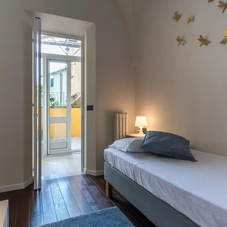 La Danza Delle Farfalle * Siena